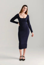 Load image into Gallery viewer, Flakii Reversible Merino Dress

